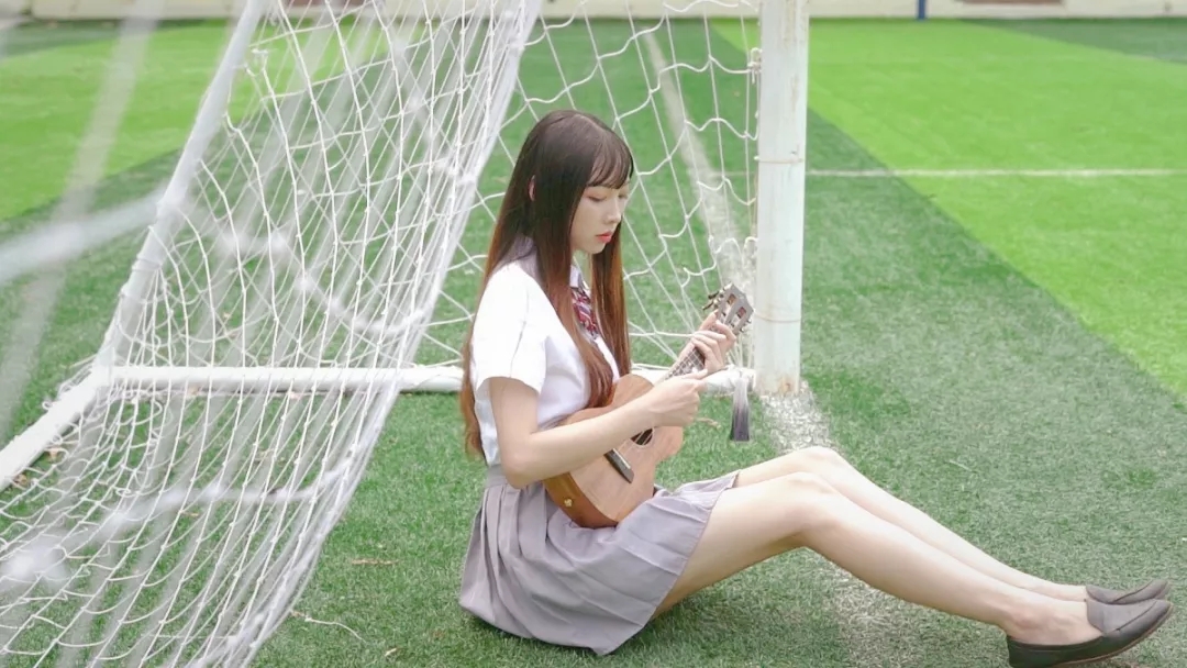 《B站神曲串烧》ukulele吉他谱演示-杨可爱-C大调音乐网